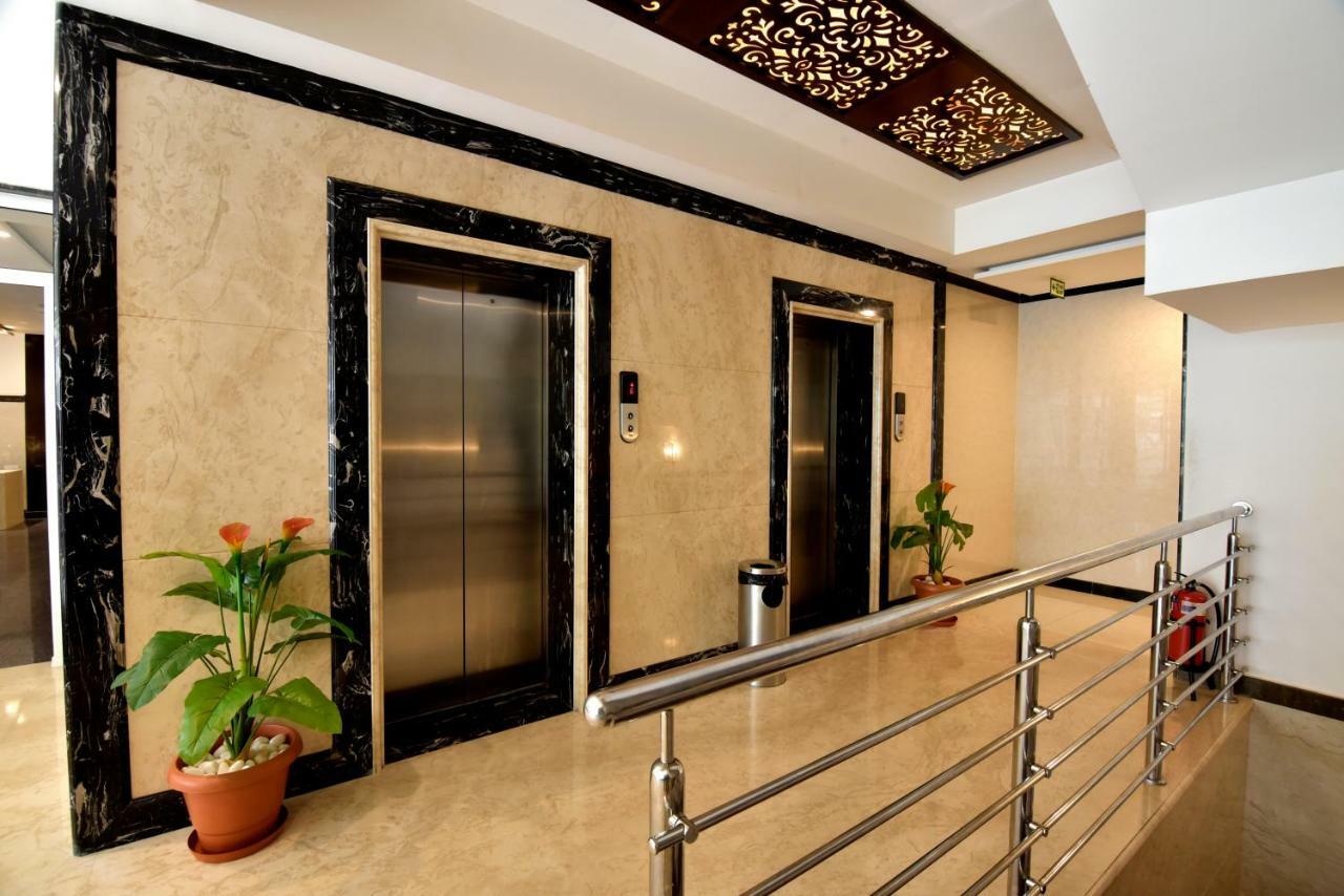 I V Sanctum Hotel Bangalore Exterior foto